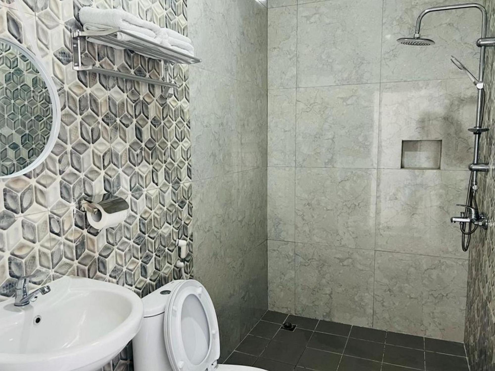 Urbanview Hotel Nimara Ngawi By Reddoorz Esterno foto
