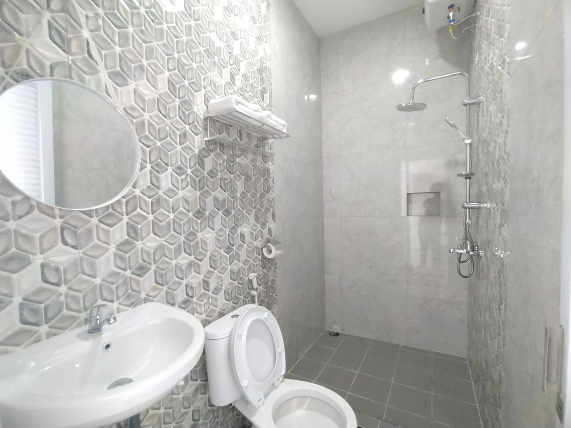 Urbanview Hotel Nimara Ngawi By Reddoorz Esterno foto
