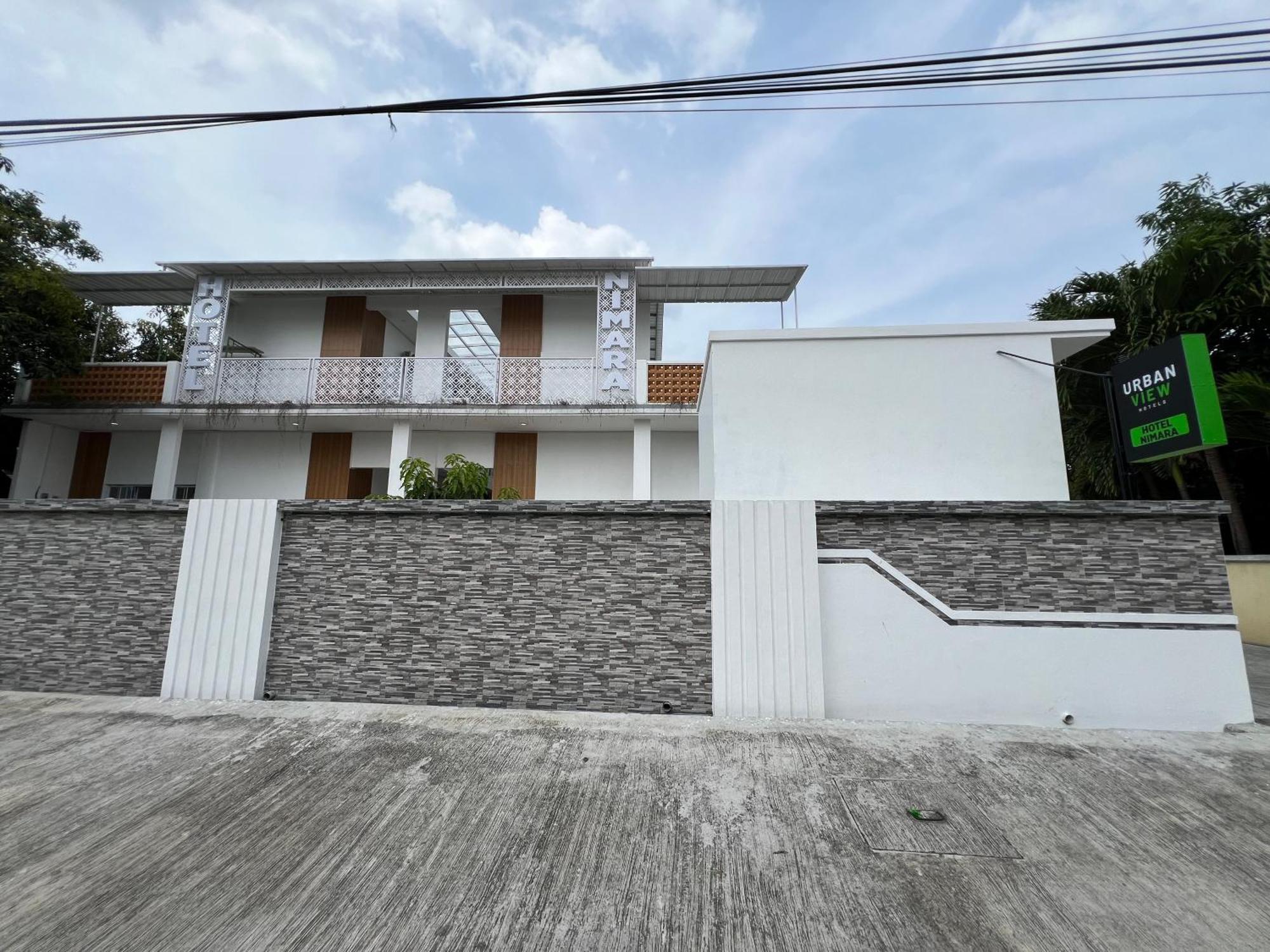 Urbanview Hotel Nimara Ngawi By Reddoorz Esterno foto